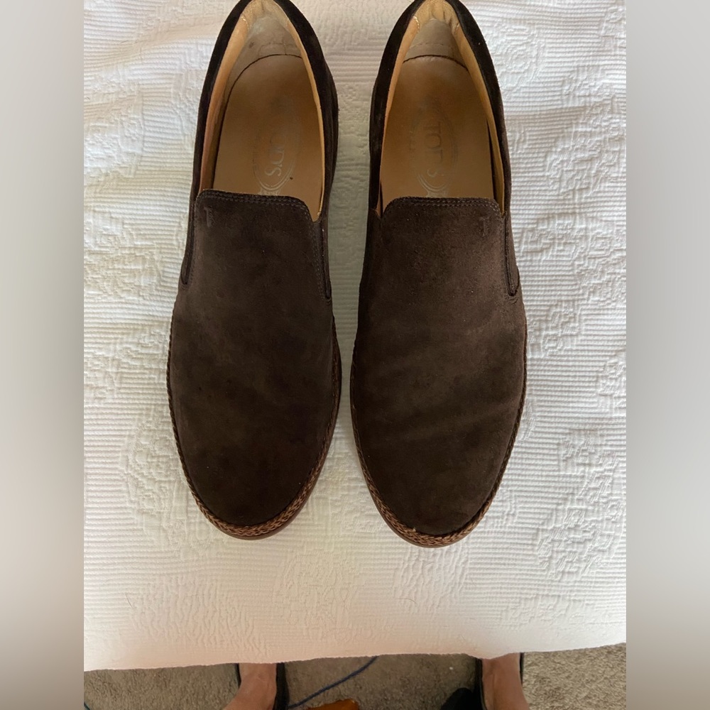 Tod’s brown suede loafer slip on with espadrille styling. Men’s size 11US